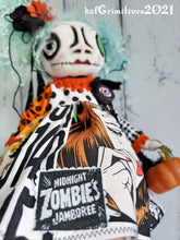 Load image into Gallery viewer, Zombie Zabella