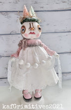 Load image into Gallery viewer, Suzy Snowflake