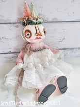Load image into Gallery viewer, Suzy Snowflake