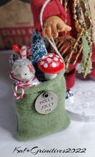 Load image into Gallery viewer, Kris Kringle